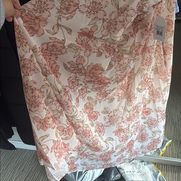 Floral Pink Maxi Dress - Picture 5 of 9